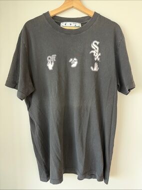 Off-White Black Short-Sleeve Graphic Tee with White Motif - Chicago White Sox